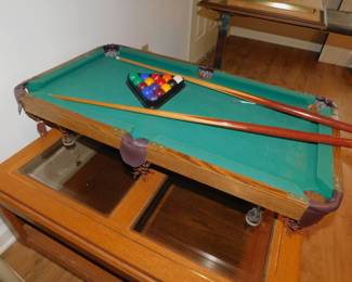 Mini Pool Table