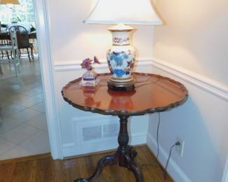 Vintage Mahogany Pie Crust Table With Paste Porcelain Lamp
