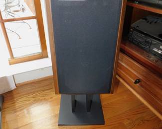 Cerwin Vega Single Speaker On Stand AT-8