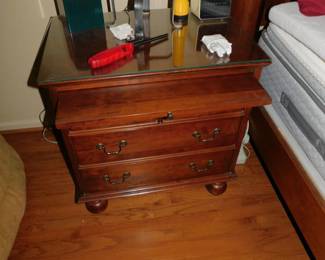 Lexington Bob Timberlake Cherry Night Stand With Glass Top And Tray