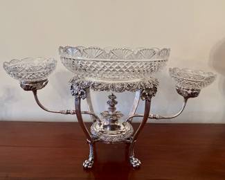 epergne with 2 side bowls attached, 2 more available