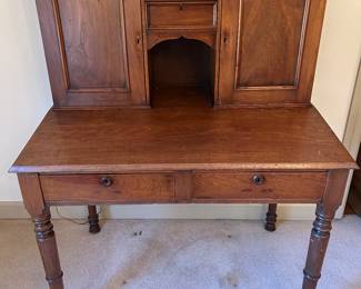 Plantation desk