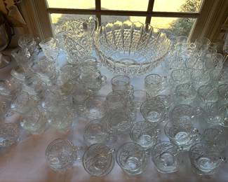 Just in time for wedding season! Punch bowls and 100 punch cups