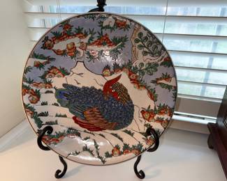 Larger Charger. ( stand for display)