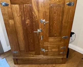 OAK ICEBOX 