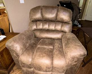NEW LIFT CHAIR