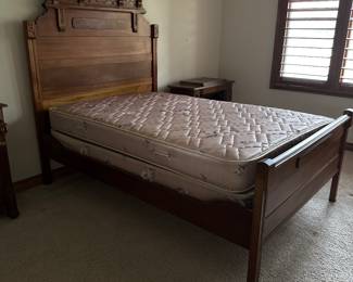 Antique full size bed