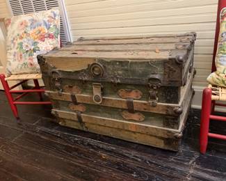 Vintage chest 