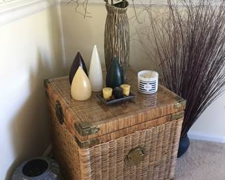 Wicker trunk 