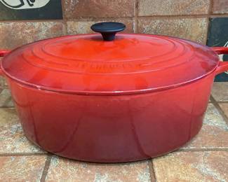 Large Le Creuset Oval CasseroleBaker