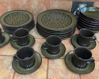 Vintage Franciscan Earthware Dinner Collection