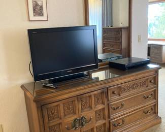 United Furniture Company Bedroom Set