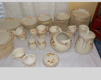 JEWEL-T Set w/Serving Pieces