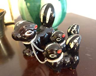 Vintage mama skunk with babies, so cute!!