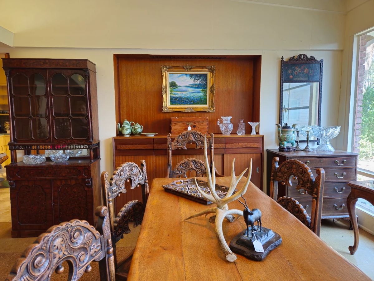 Fabulous dining table and carved chairs