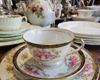 3 piece dessert set for 12. (36 pieces). 
Sone china. Japan