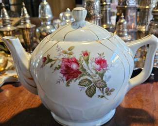 Musical teapot, "Moss Rose"