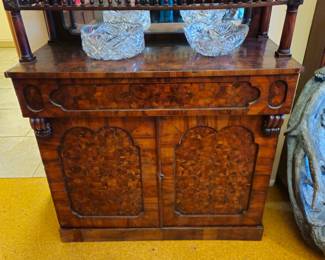 Note the Ornate veneer on all surfaces.