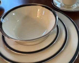 Set Lenox china
