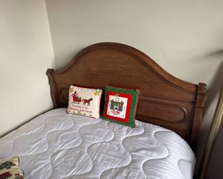 ANTIQUE 3/4 BED WITH NEW CUSTOM MATTRESS