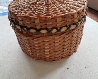 Lidded basket