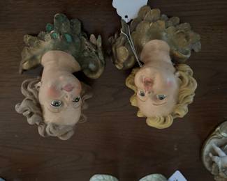 PAIR OF PUTTI HEADS