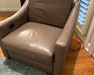  NICE RECLINER