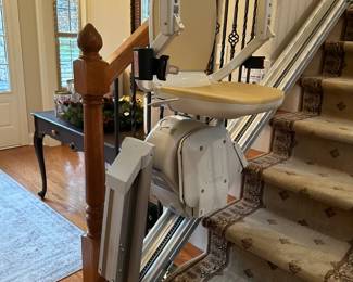  NICE STAIR LIFT  NOT VERY  OLD 