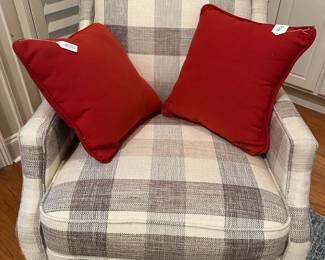  LOVE THIS PLAD CHAIR