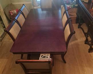 DINNING ROOM TABLE CHAIRS