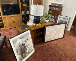 Pictures, Lamps, Console Table 