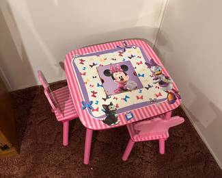 Minnie Mouse Table $10