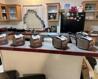 Brand New Farberware Pots $8