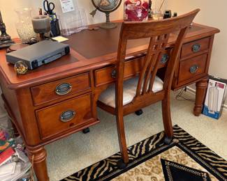Up Bedroom 2 - Beautiful Desk & Matching Chair