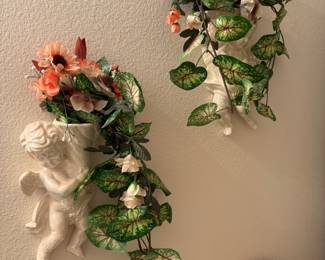 Angel wall pockets