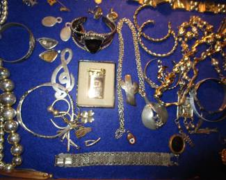 Tons of jewelry!!!