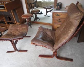 Westnova chair in rosewood