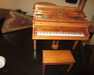 Intricate piano music box