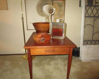 Knoll Risom one drawer side table