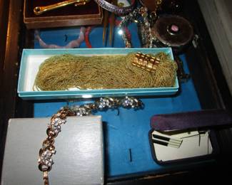 Tons of jewelry!!!