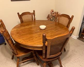 Oak table with 2 leafs. Great condition, and very sturdy chairs. $450
Measure 47” without the leafs.