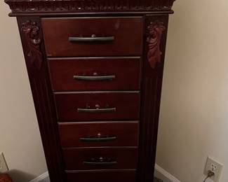 Super nice jewelry cabinet. It’s the larger one
Measurements are as follows.
13Dx19wx42 1:2 tall & 19 w. $225