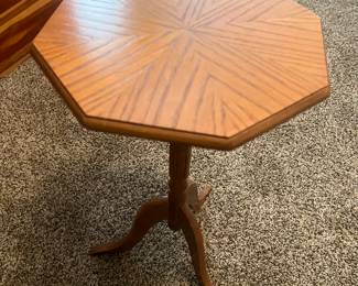 This is same table shown with doily on top. You can see it without being covered . $25
Great condition 12” round