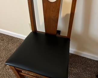 Single chair $25
Super sturdy