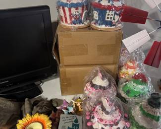 Cupcake tea light holders