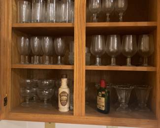 Drinking water/tea/wine glasses/ice cream cups