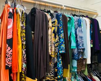 Women's Designer Clothing - Chicos / Ann Taylor / St. John / Bebe / BCBG Maxazria / Cache / Michael Kors