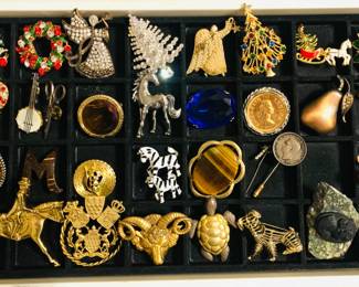 Fashion Brooches / Pins