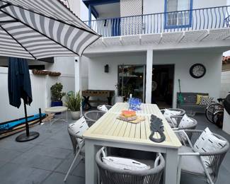 Patio Table w/ 8 Chairs, Patio Umbrellas & Stands