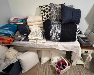 Bedding, Towels, Beach Towels, Pillows, Handtowels